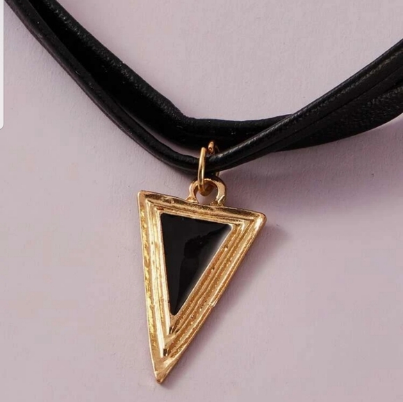 *Pam* Triangle Choker - Picture 3 of 3